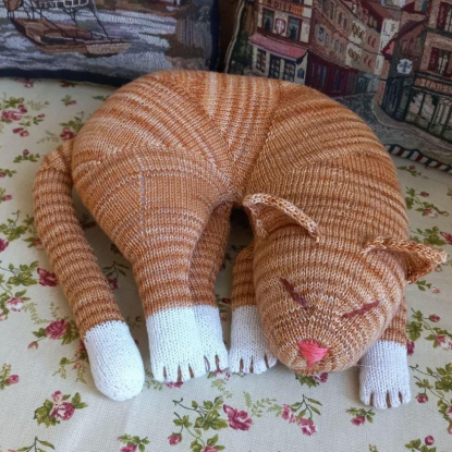Подушка-игрушка "Спящий кот"