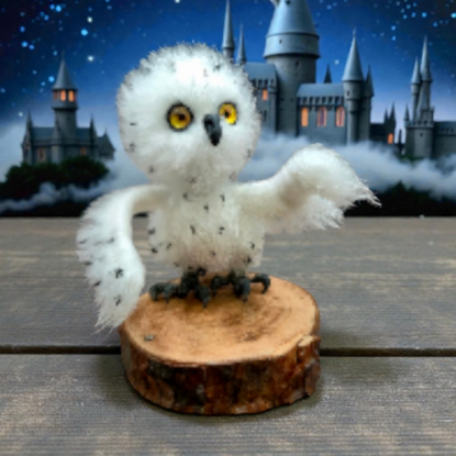 Вязаная миниатюрная совушка Буклюшка