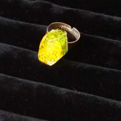 Перстень жёлто-зеленый