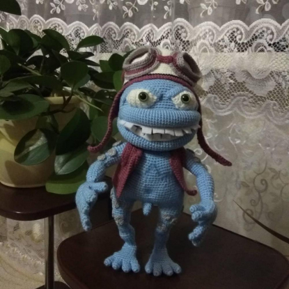 Вязаная игрушка "Лягушонок Crazy Frog"