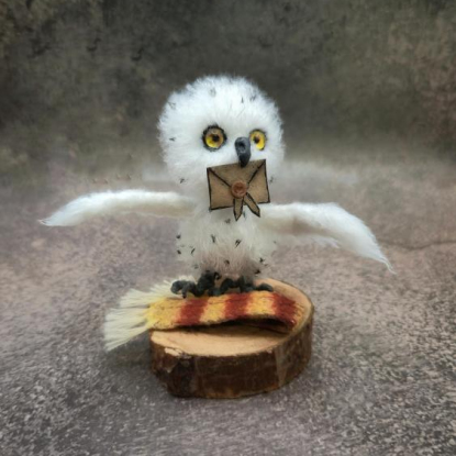 Вязаная миниатюрная совушка Буклюшка