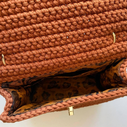 Вязаная сумка из трикотажной пряжи