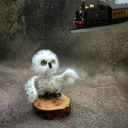 Вязаная миниатюрная совушка Буклюшка