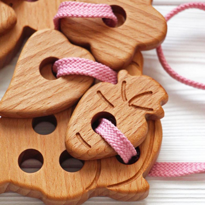 Игра-шнуровка деревянная "Зайка"