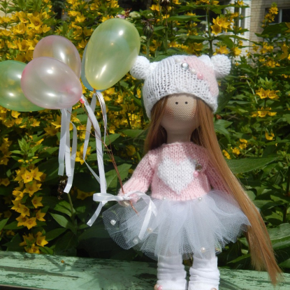 Интерьерная кукла "Девочка с шарами"