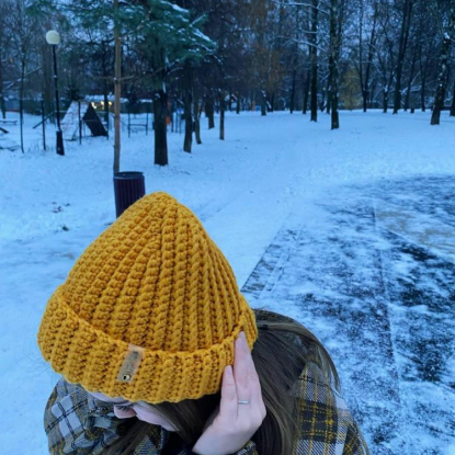 Зимние вязаные шапки