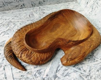 Деревянная тарелка "Змея"