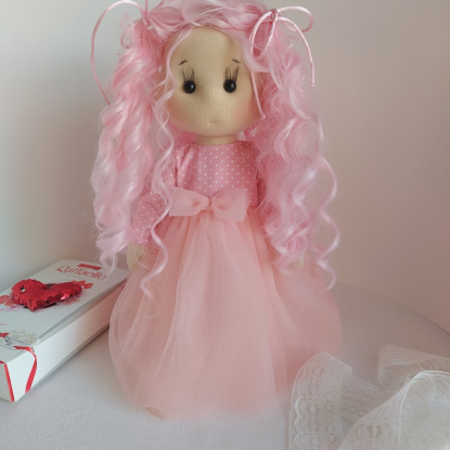 Кукла в длинном платье