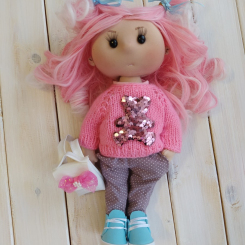 Кукла текстильная с розовыми волосами