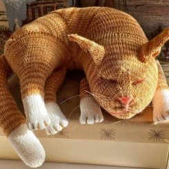 Подушка-игрушка Спящий кот